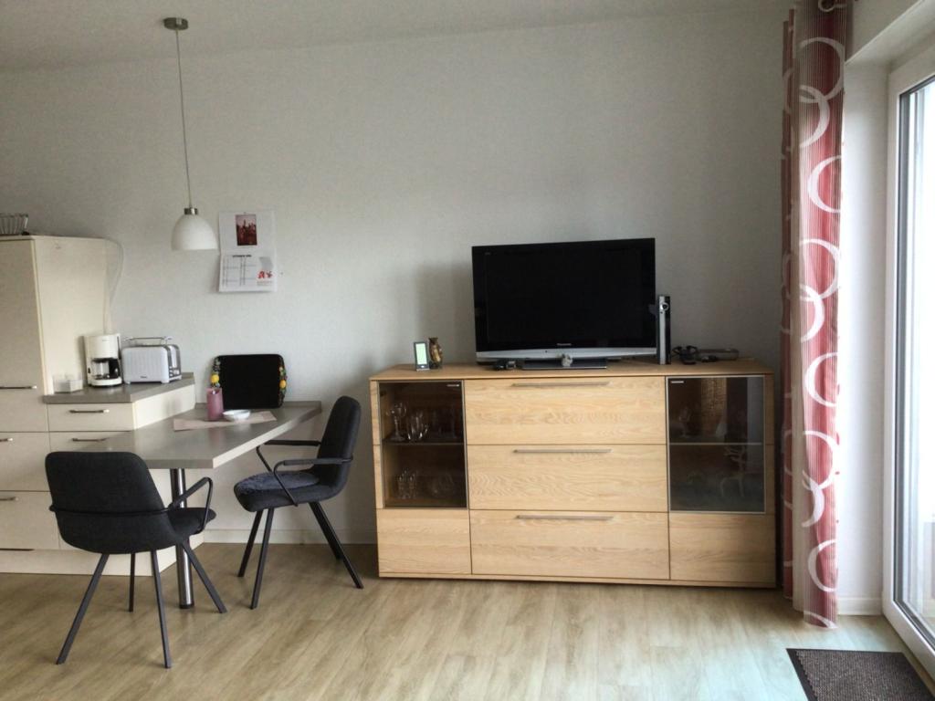 Modernes und seniorengerechtes Wohnen in Himmelpforten: 2-Zimmer-Wohnung mit Balkon und Einbauküche - Foto 3