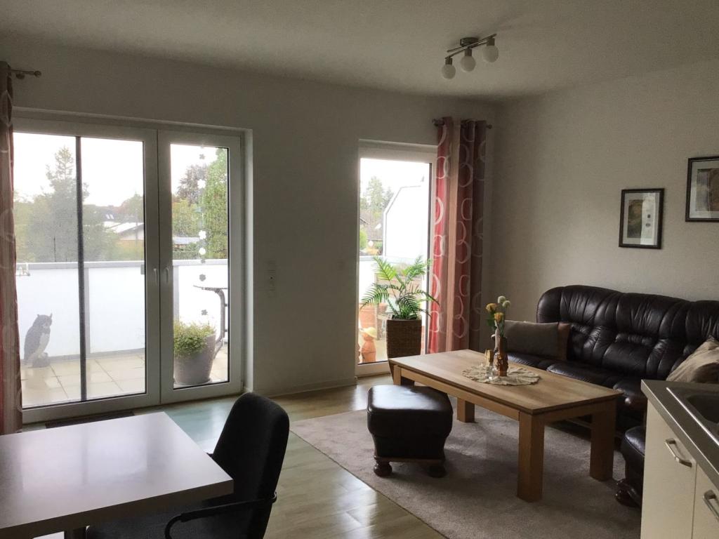 Modernes und seniorengerechtes Wohnen in Himmelpforten: 2-Zimmer-Wohnung mit Balkon und Einbauküche - Foto 2