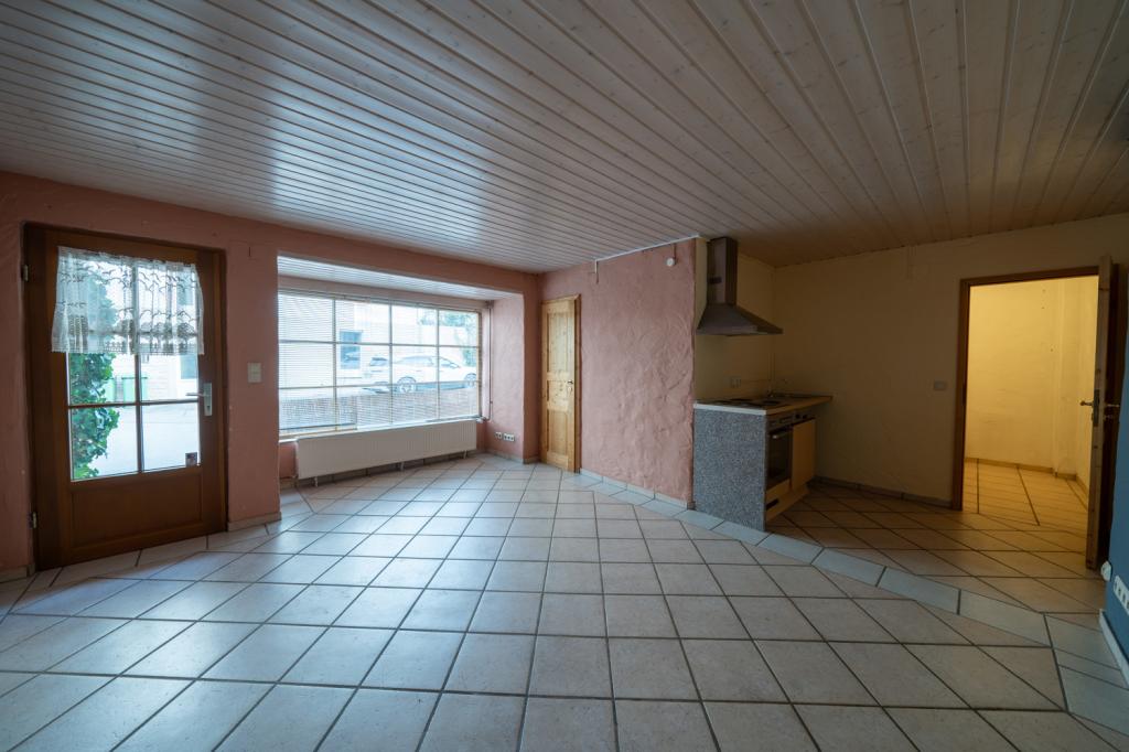 EG Bürozimmer mit sep. WC und Küchenzeile