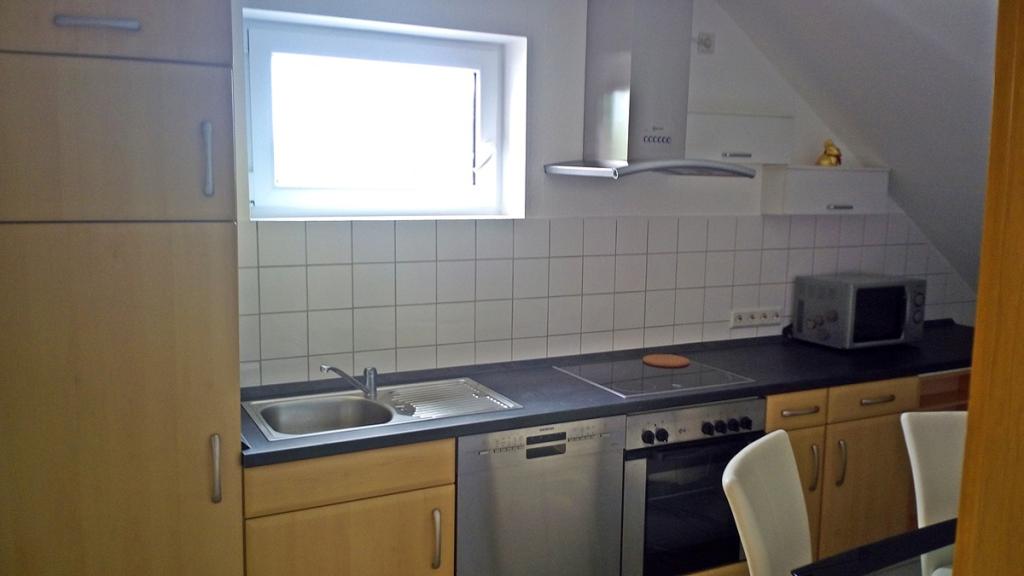 3 ZIM DG 100m² Südseite Parkplatz Garten Keller Waschküche Klim - Foto 3