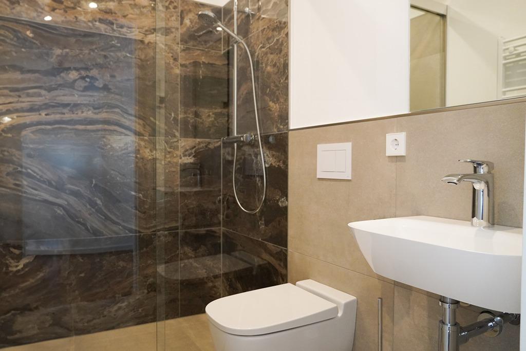 kl. Badezimmer.jpg
