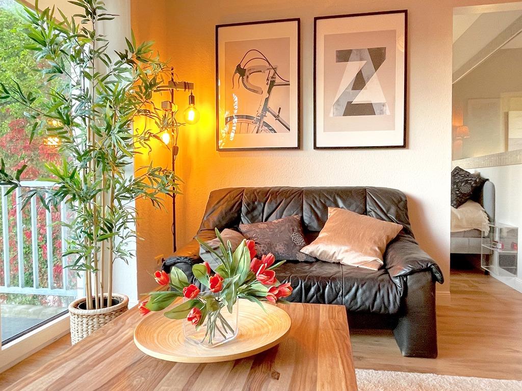 Schöne möblierte Wohnung mit Balkon und Tiefgaragen-Stellplatz - Foto 5