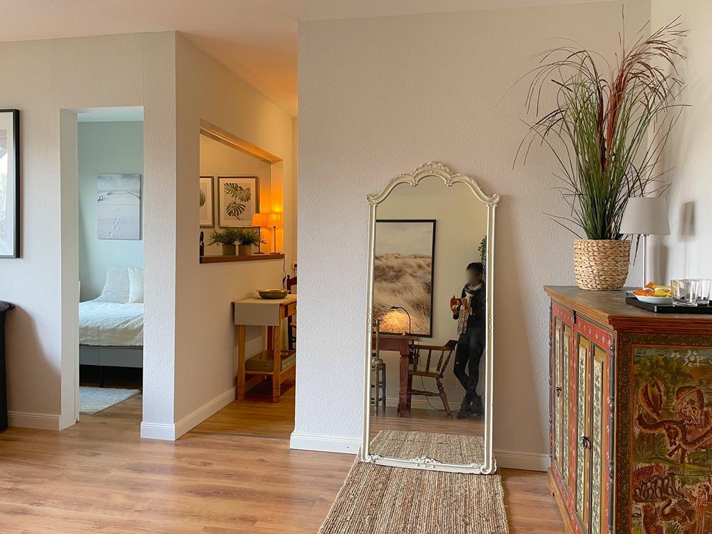 Schöne möblierte Wohnung mit Balkon und Tiefgaragen-Stellplatz - Foto 3