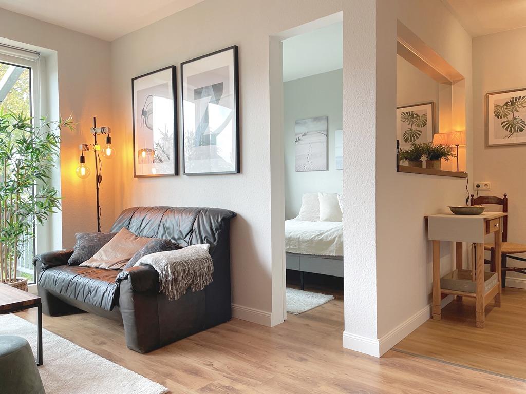 Schöne möblierte Wohnung mit Balkon und Tiefgaragen-Stellplatz - Foto 4