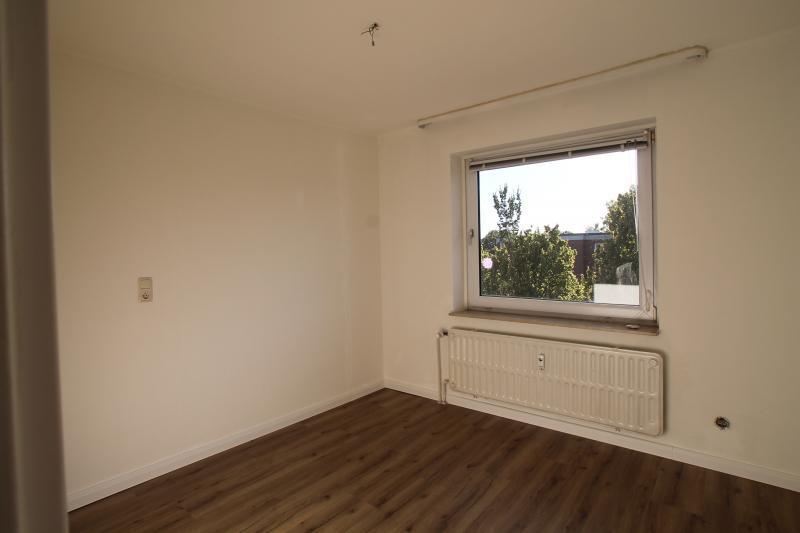 Ein Traum!!! Großzügige Drei-Zimmer- Wohnung !!! Frisch renoviert!!! Ellerau!!! - Photo 2