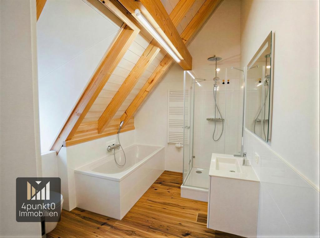 Hochwertig saniert: 4-Zimmer-Maisonette, ca. 114 m², Balkon, 2 Bäder, Eichenholzböden - Foto 2