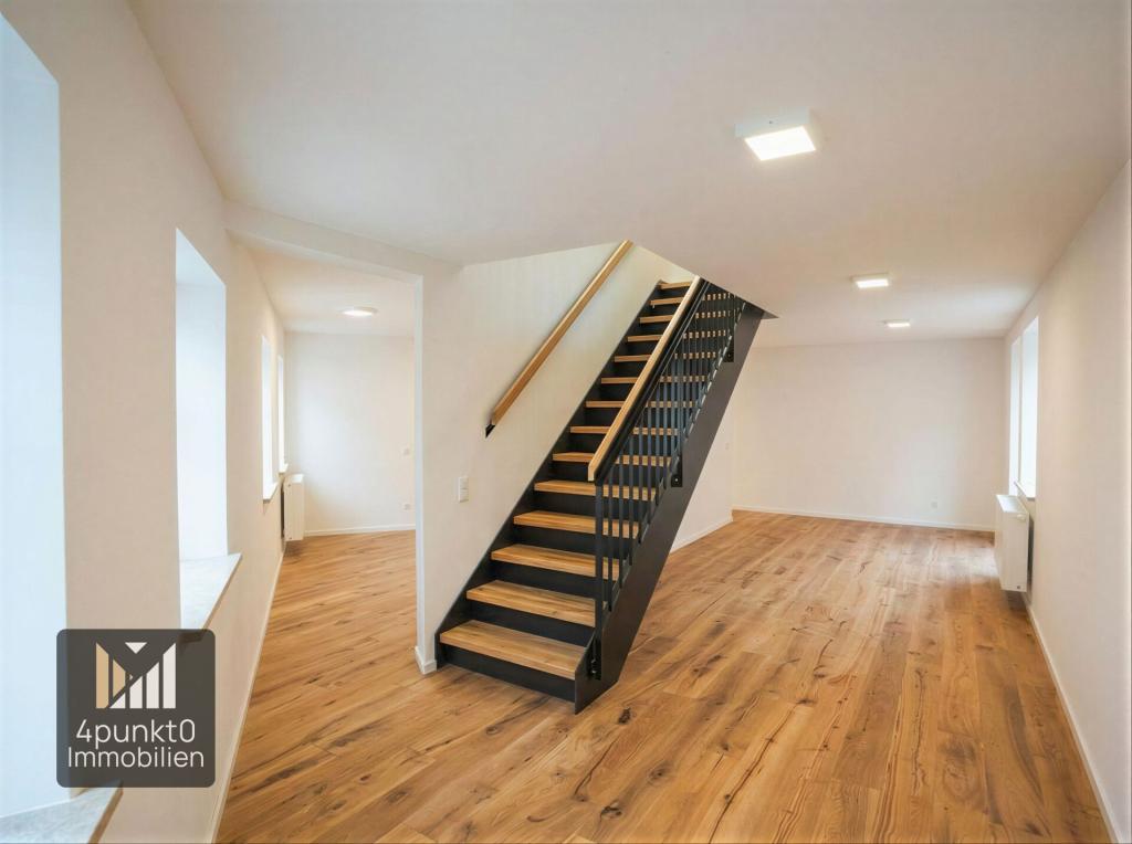Hochwertig saniert: 3-Zimmer-Maisonette, ca. 91 m², Balkon, Tageslichtbad, Eichenholzböden - Foto 2