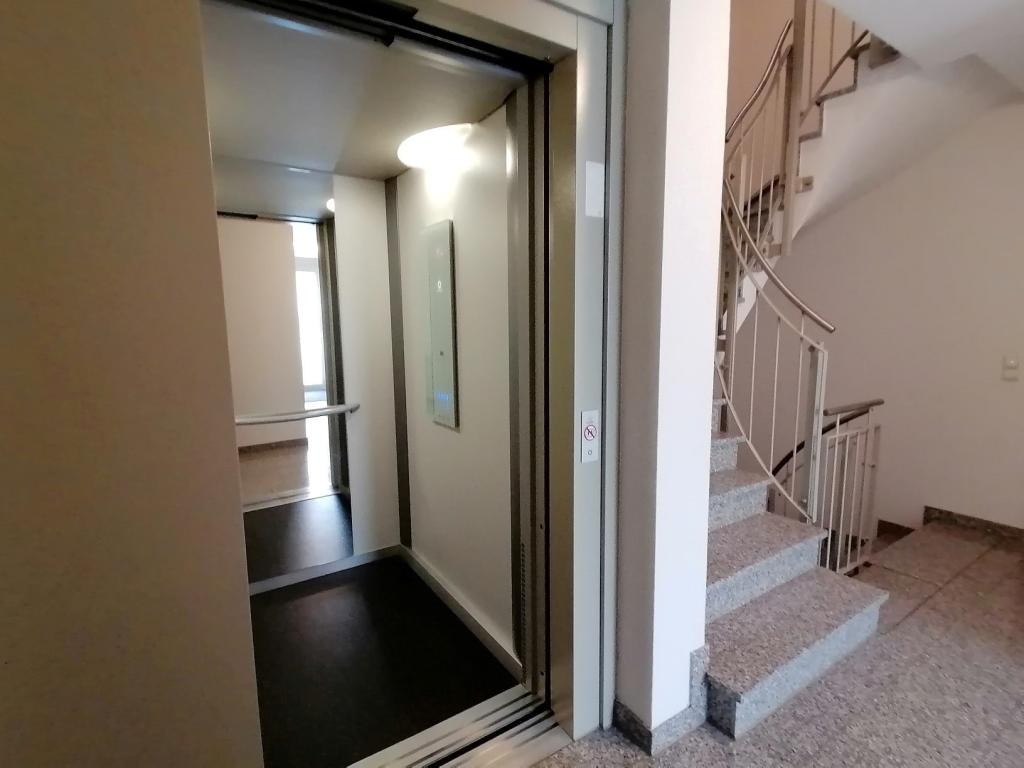 Treppenhaus / Lift