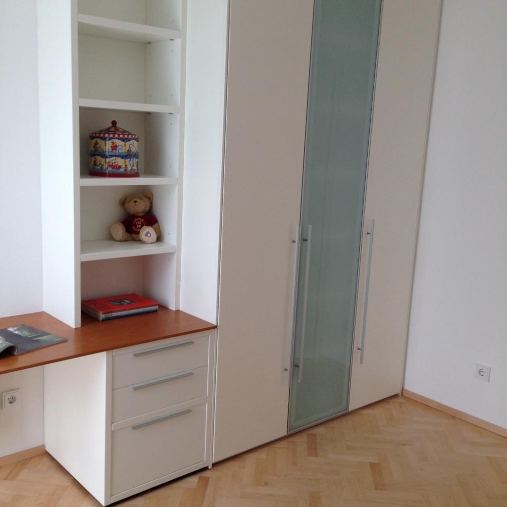 Zimmer mit Einbauschrank