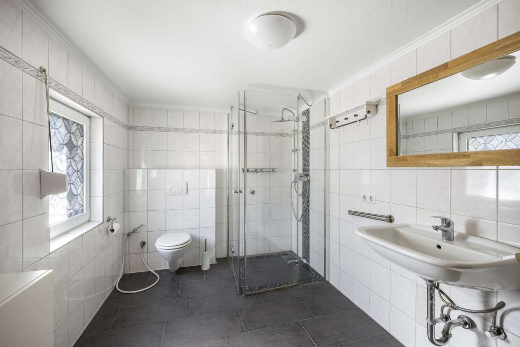 Zukunftssicher mit Glasfaser: Ruhiges Wohnen mit Garten & Garage in Schiffbek - Foto 4