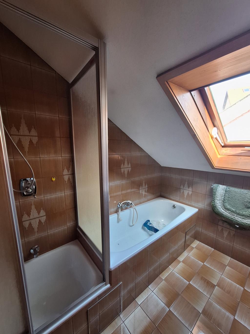 Badezimmer im DG 
