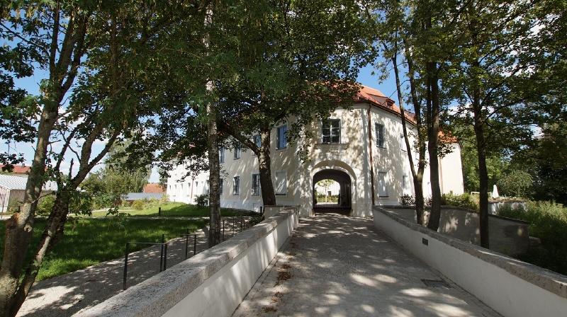 Herrliche 3 Zimmer-Wohnung mit 2 Terrassen im Schloss Geltolfing - Foto 2