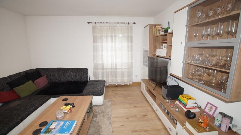 Gepflegte 3 Zimmer-Wohnung mit Balkon und Garage - Photo 2