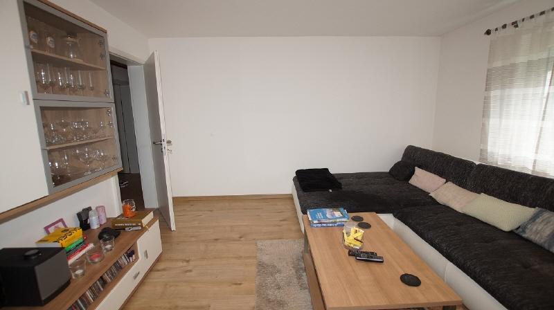 Gepflegte 3 Zimmer-Wohnung mit Balkon und Garage - Photo 1