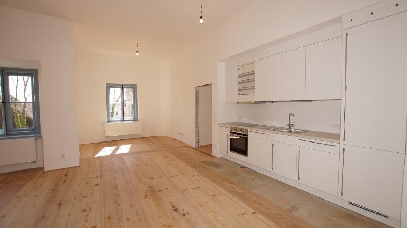 Schöne 3 Zimmer-Wohnung im Schloss Geltolfing - Foto 1