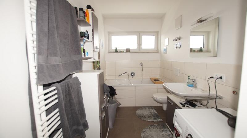 Moderne 2 Zimmer-Wohnung mit großem Balkon - Photo 4