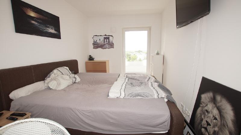Moderne 2 Zimmer-Wohnung mit großem Balkon - Photo 3