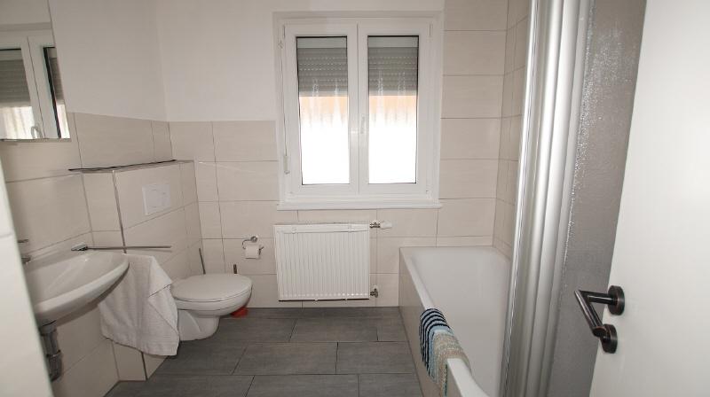 Modernisiertes und gepflegtes Reiheneckhaus mit Garten - Photo 5
