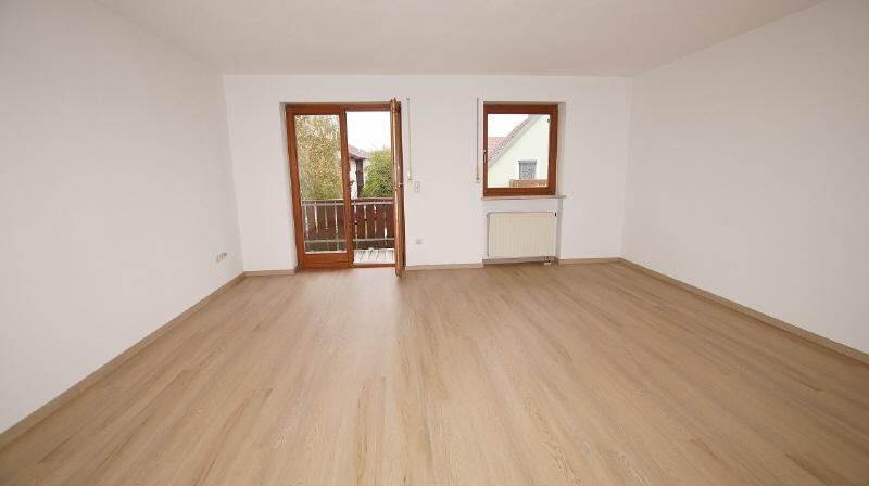 Schöne 3,5 Zimmer-Wohnung mit Balkon und Garage - Foto 1