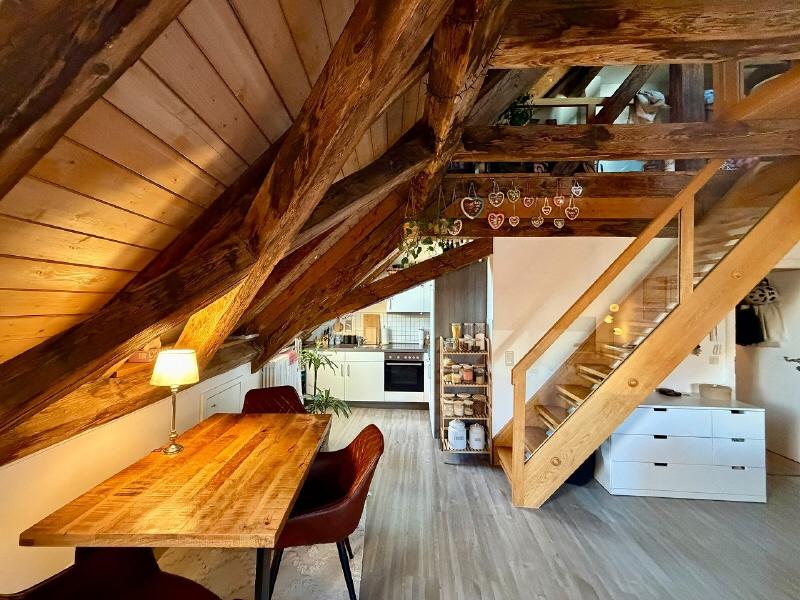 2 Zimmer-Maisonette-Wohnung mit neuwertiger Einbauküche - Photo 1