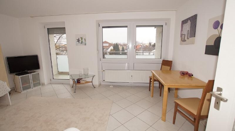 Schönes 1 Zimmer-Appartement mit Balkon - Photo 2