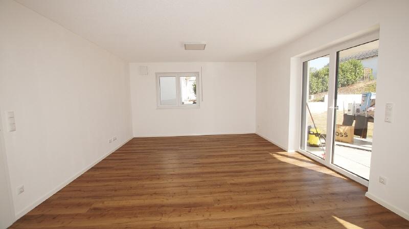 Neuwertige 3 Zimmer-Wohnung Nähe Sünching - KfW40plus - Photo 1