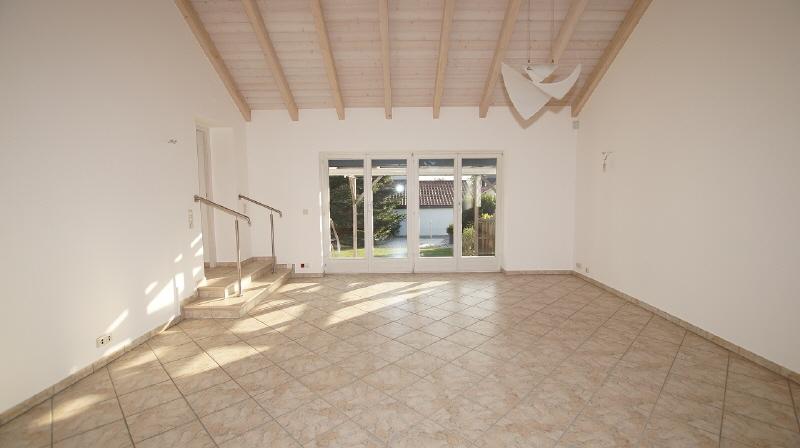 Gepflegtes Einfamilienhaus mit großer Terrasse und schönem Garten - Foto 2