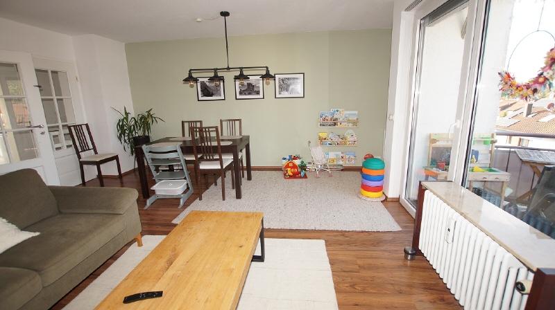 Schöne 4 Zimmer-Wohnung mit 2 Balkonen - Photo 1