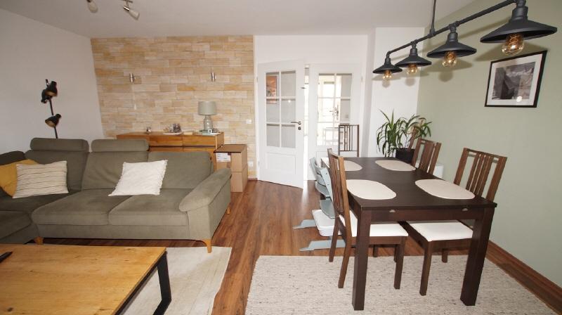 Schöne 4 Zimmer-Wohnung mit 2 Balkonen - Photo 2