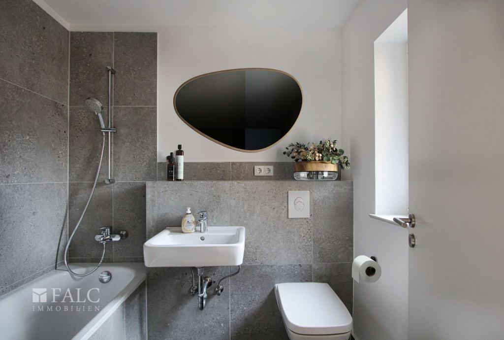 Gäste-WC inkl. Badewanne (rendered)