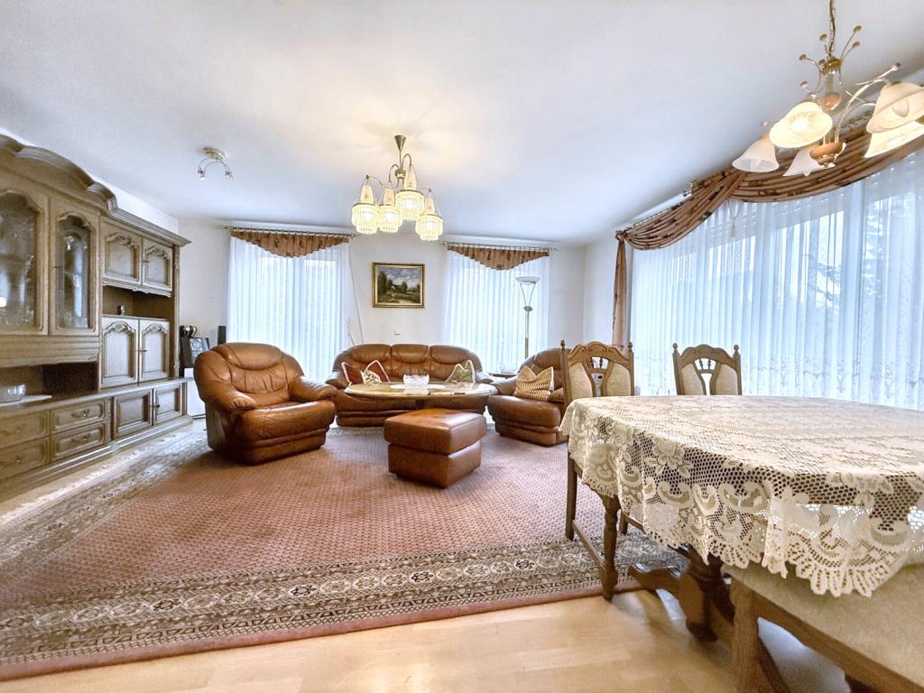 Gepflegte Doppelhaushälfte mit Gartengrundstück - Photo 1