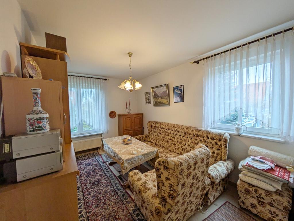 Gepflegte Doppelhaushälfte mit Gartengrundstück - Photo 3