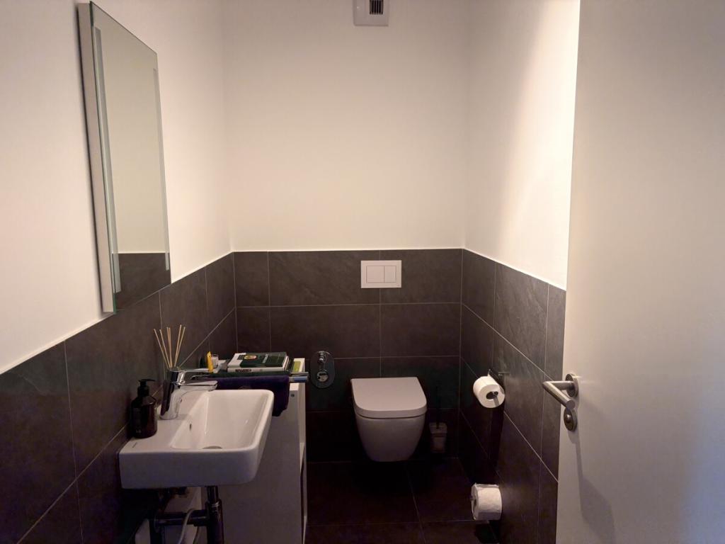 VR IMMO: Moderne Wohnung im Herzen der Stadt - Foto 3