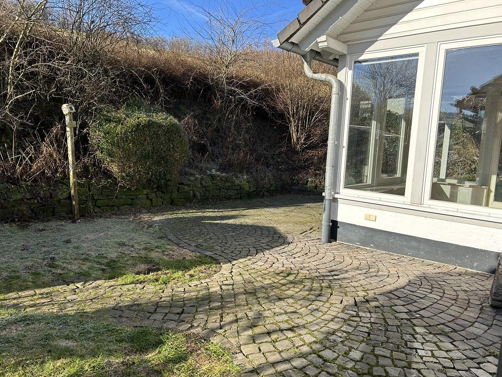 ...Ausgang auf die Terrasse