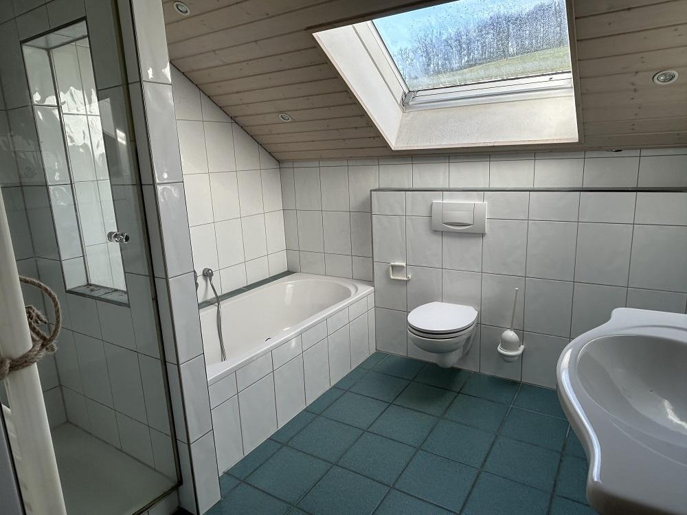 Wannen- und Duschbad DG