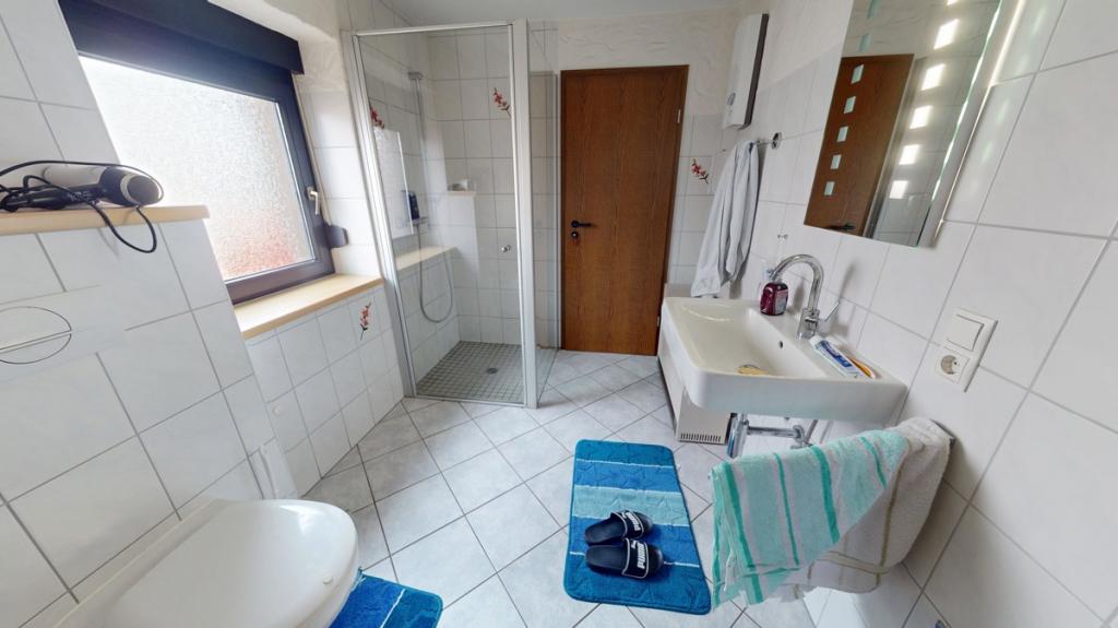 Badezimmer EG