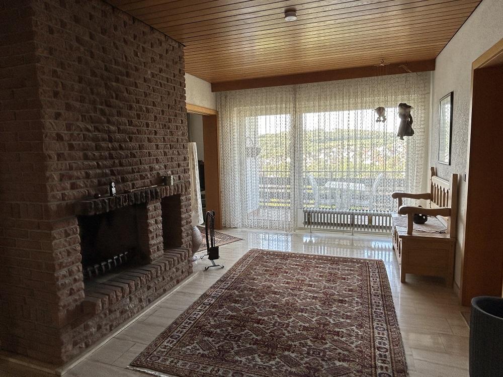 Wohnungsdiele mit Kamin