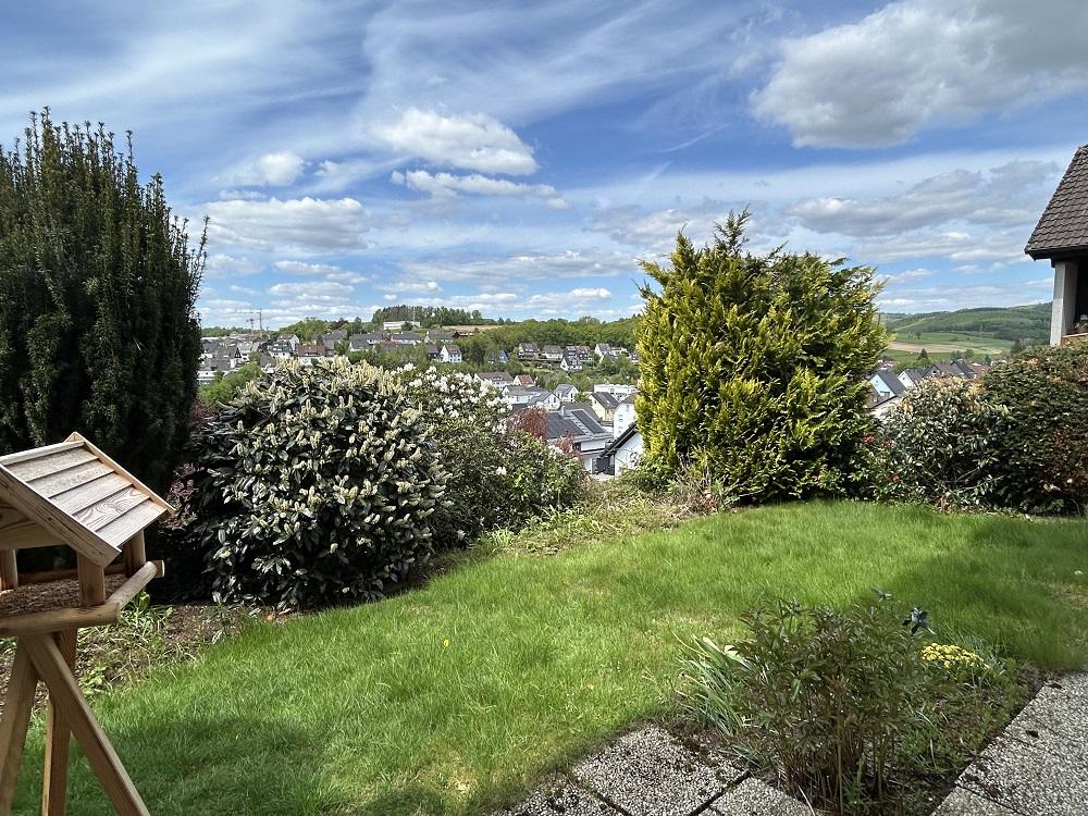 Terrasse hinter dem Haus