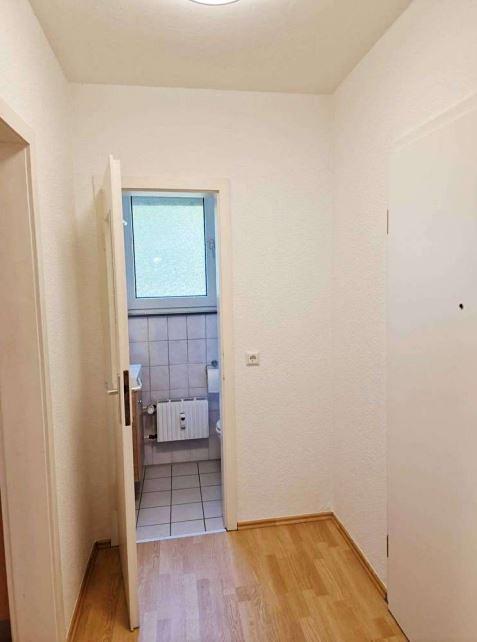 Flur-Wohnungseingang.JPG