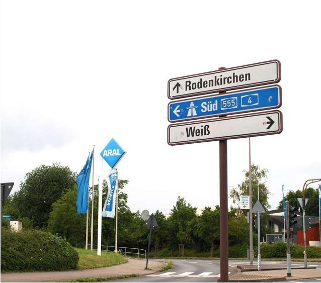 Wegweiser Sürth - Kopie.JPG