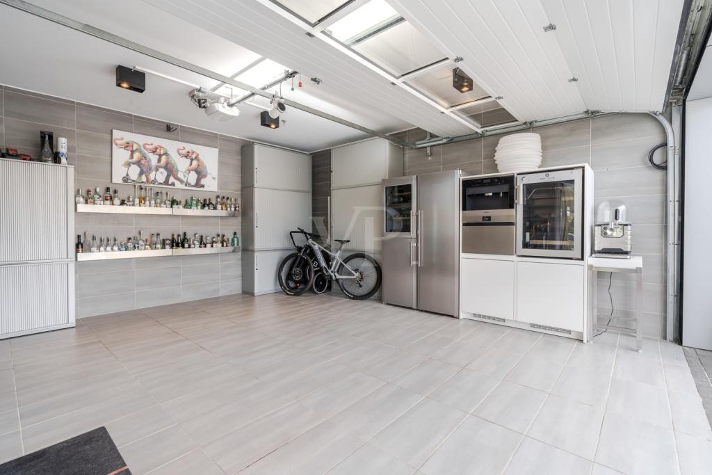 Als Partyraum nutzbare Garage