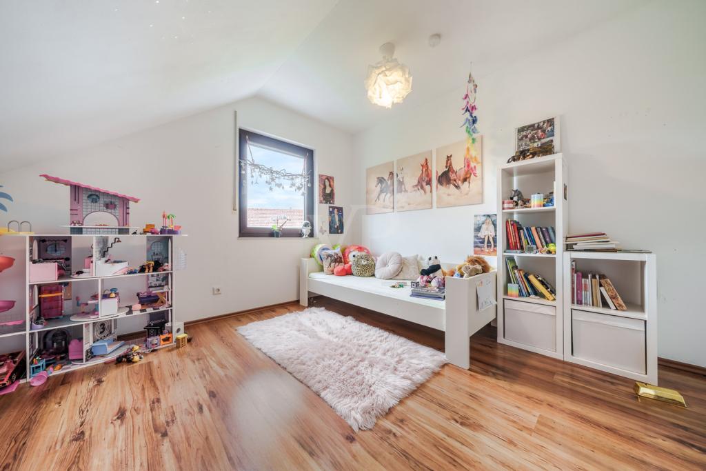 Kinderzimmer im DG