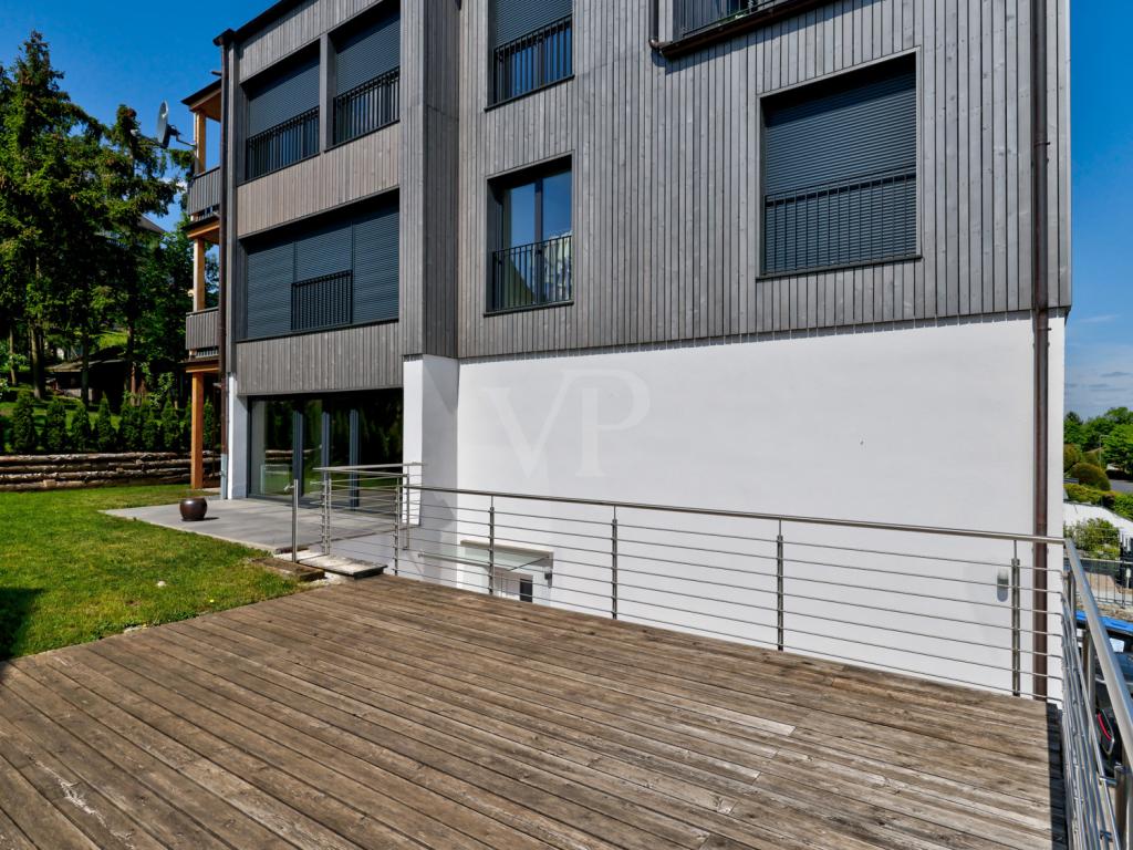 weitere Terrasse mit traumhaftem Fernblick