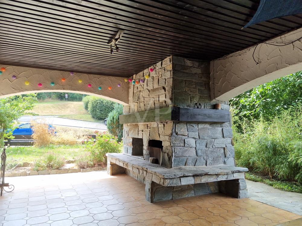 Rustikaler Außer Außenkamin