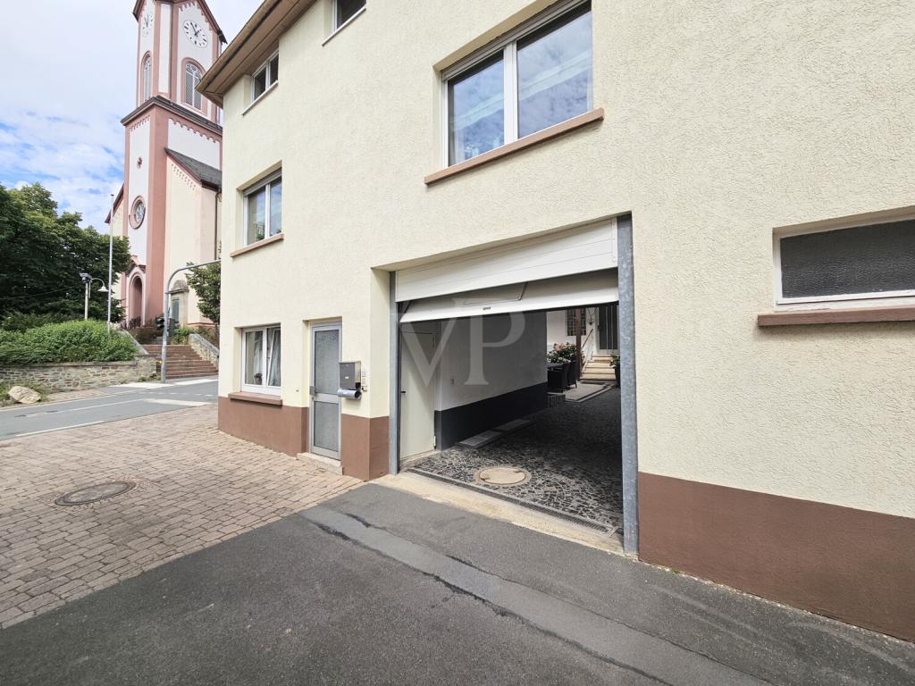 Einfahrt zum Hof