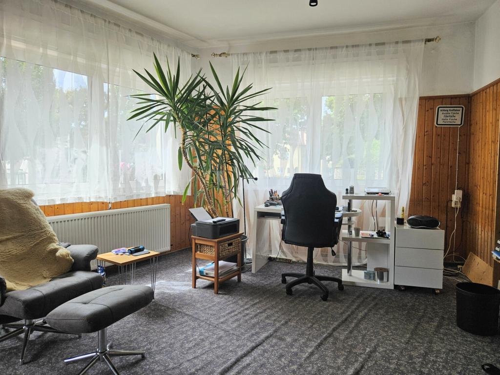 Büro im Erdgeschoss