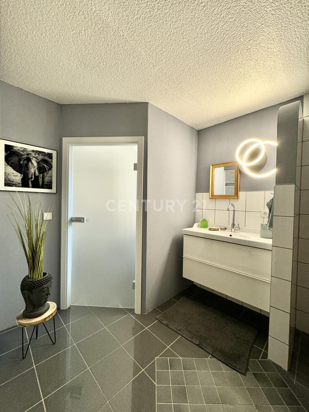 Badezimmer EG
