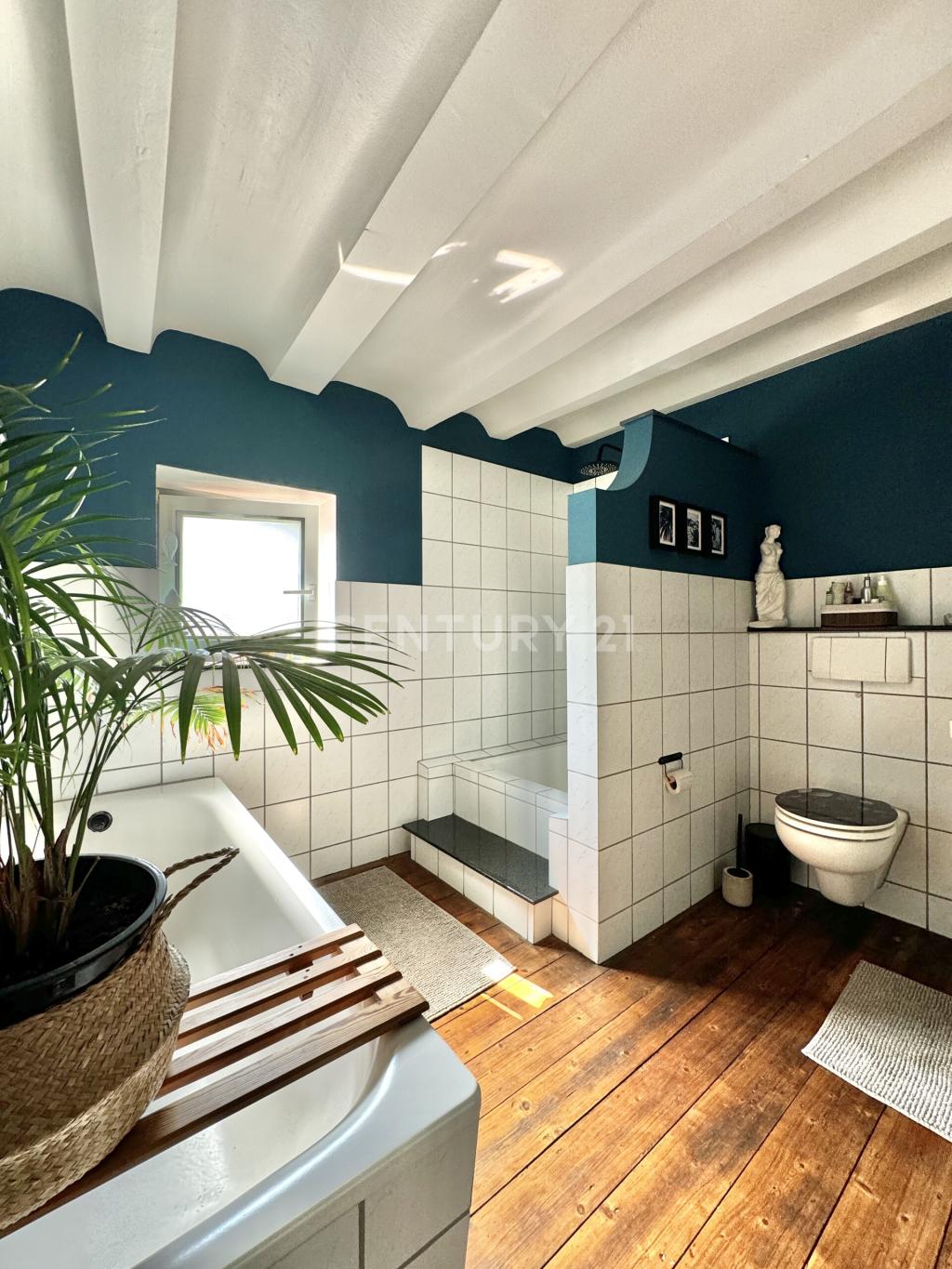 Dusche und Wanne