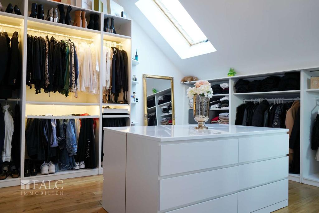 Schlaf-Ankleidezimmer Ansicht 1