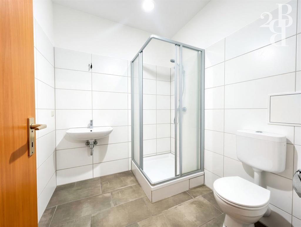 Erstbezug nach Sanierung - Helle 2-Zimmer Wohnung - Photo 2
